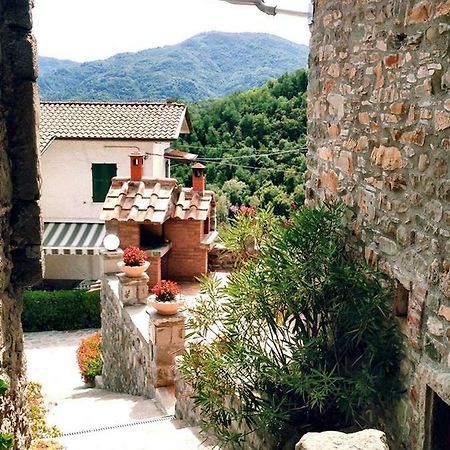 Mini Appartamenti Nonna Nella Barbarasco Bagian luar foto
