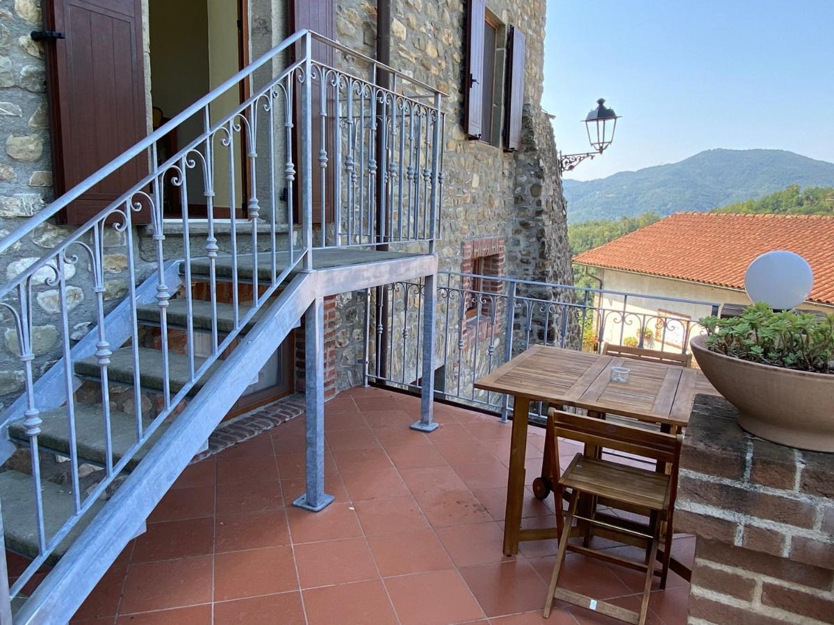 Mini Appartamenti Nonna Nella Barbarasco Bagian luar foto