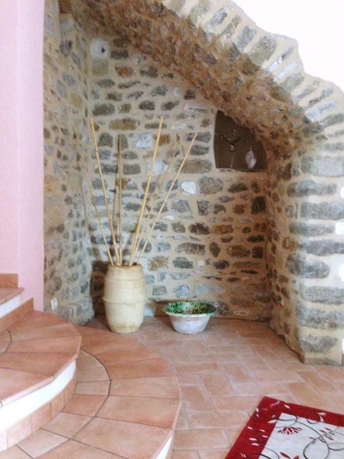 Mini Appartamenti Nonna Nella Barbarasco Bagian luar foto
